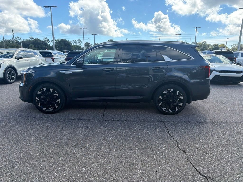 Certified Used 2025 Gravity Grey Kia SX image 8