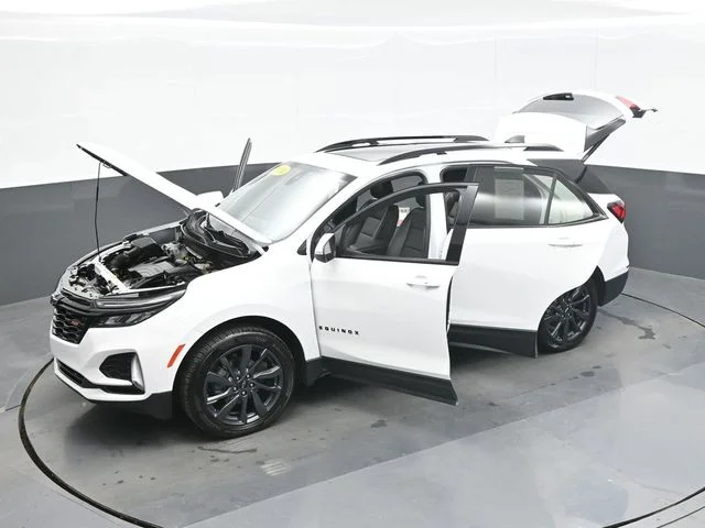 Used 2024 White Chevrolet RS image 28