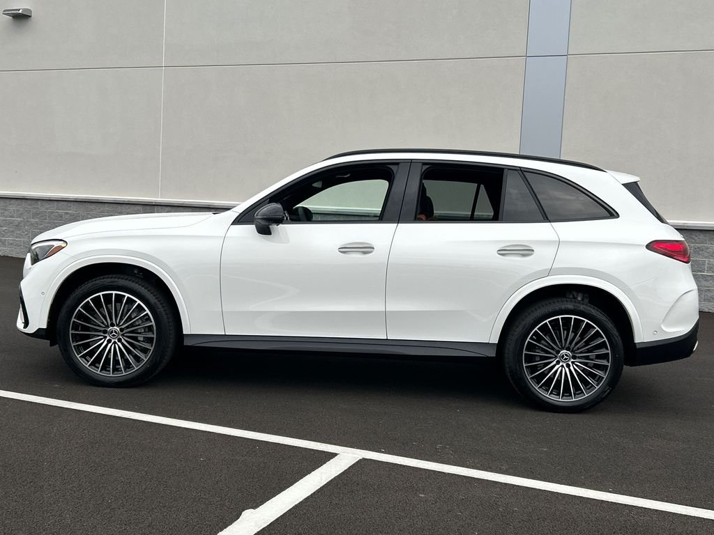 New 2027 Polar White Mercedes-Benz GLC 300 image 4