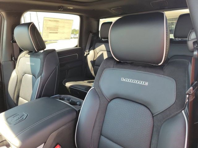 2026 RAM 1500 Laramie - Photo 15