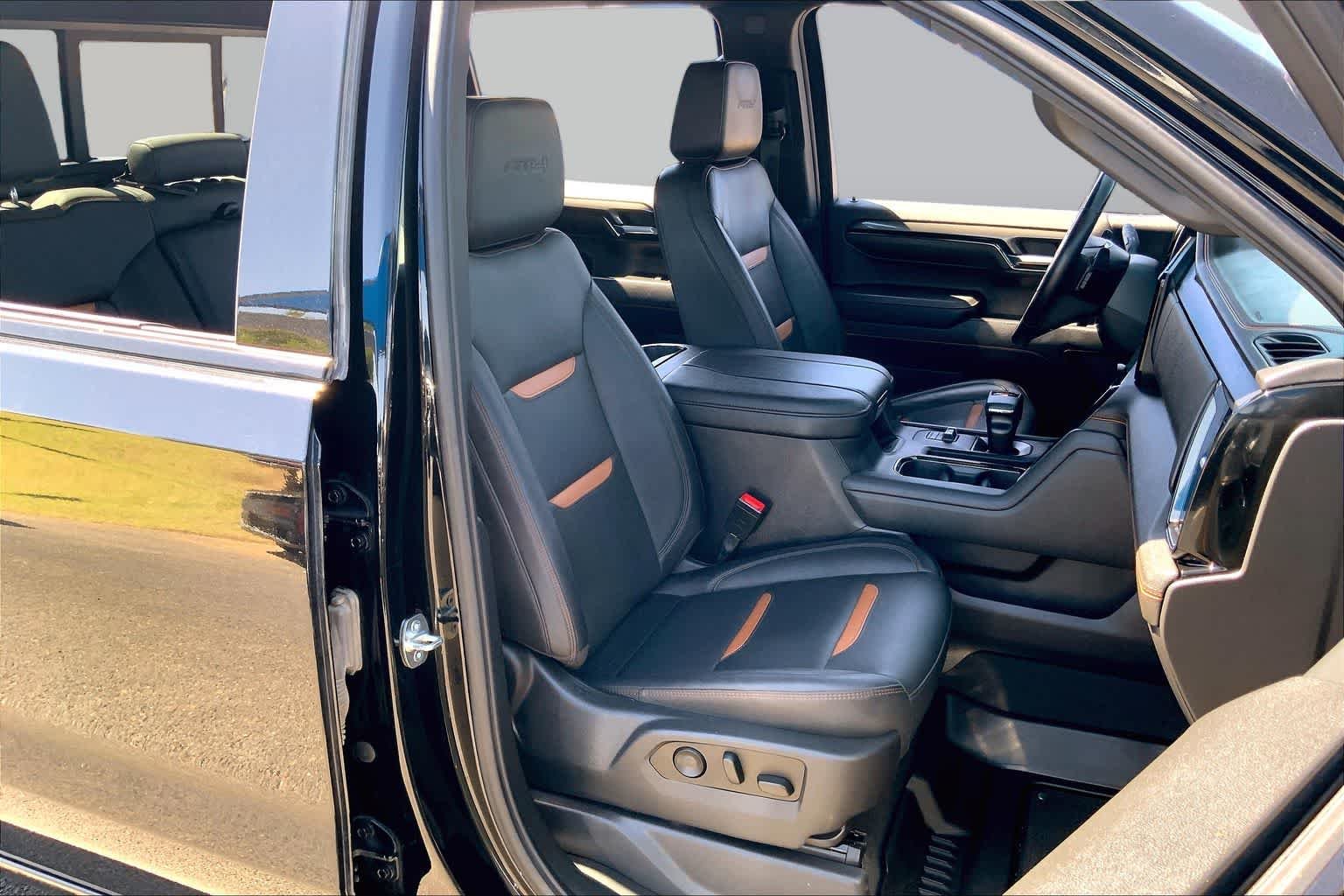 Used 2023 Onyx Black GMC AT4 image 9