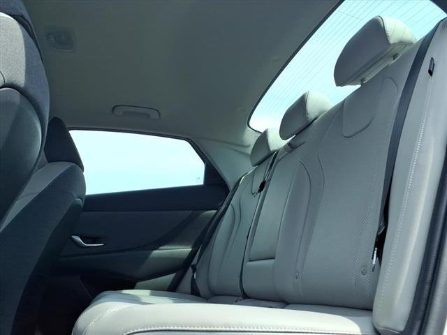 2024 Hyundai Elantra Limited - Photo 13