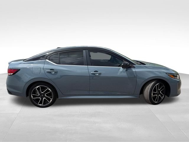 Used 2025 Gray Nissan SR image 9