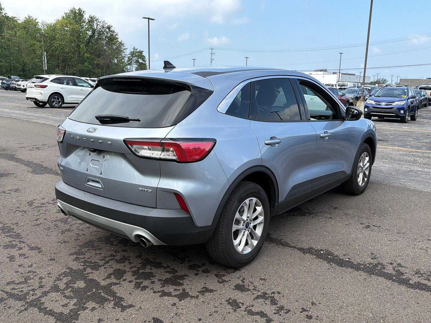 Used 2022 Iced Blue Silver Ford SE image 8