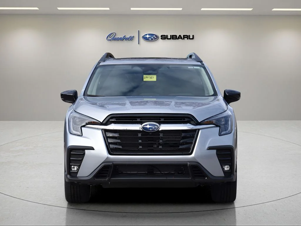 Used 2025 Ice Silver Metallic Subaru Limited image 6