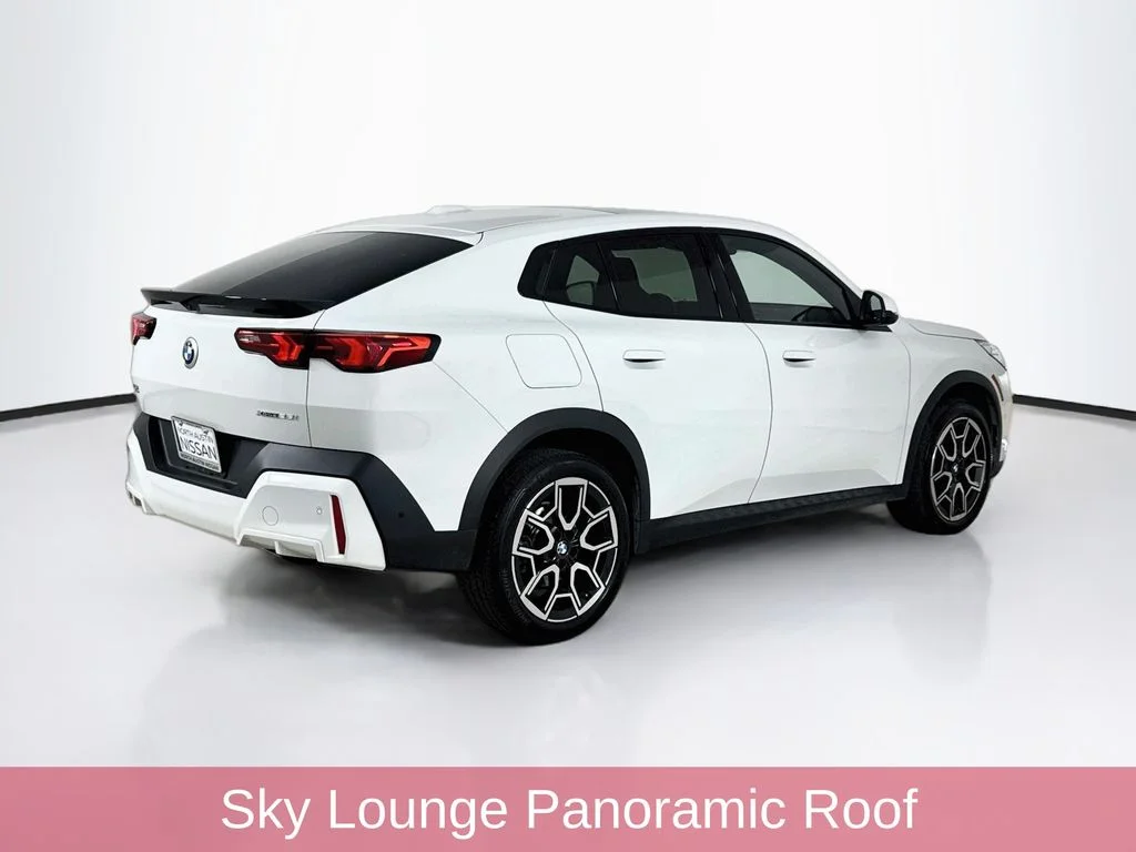 Used 2025 White BMW xDrive28i image 7