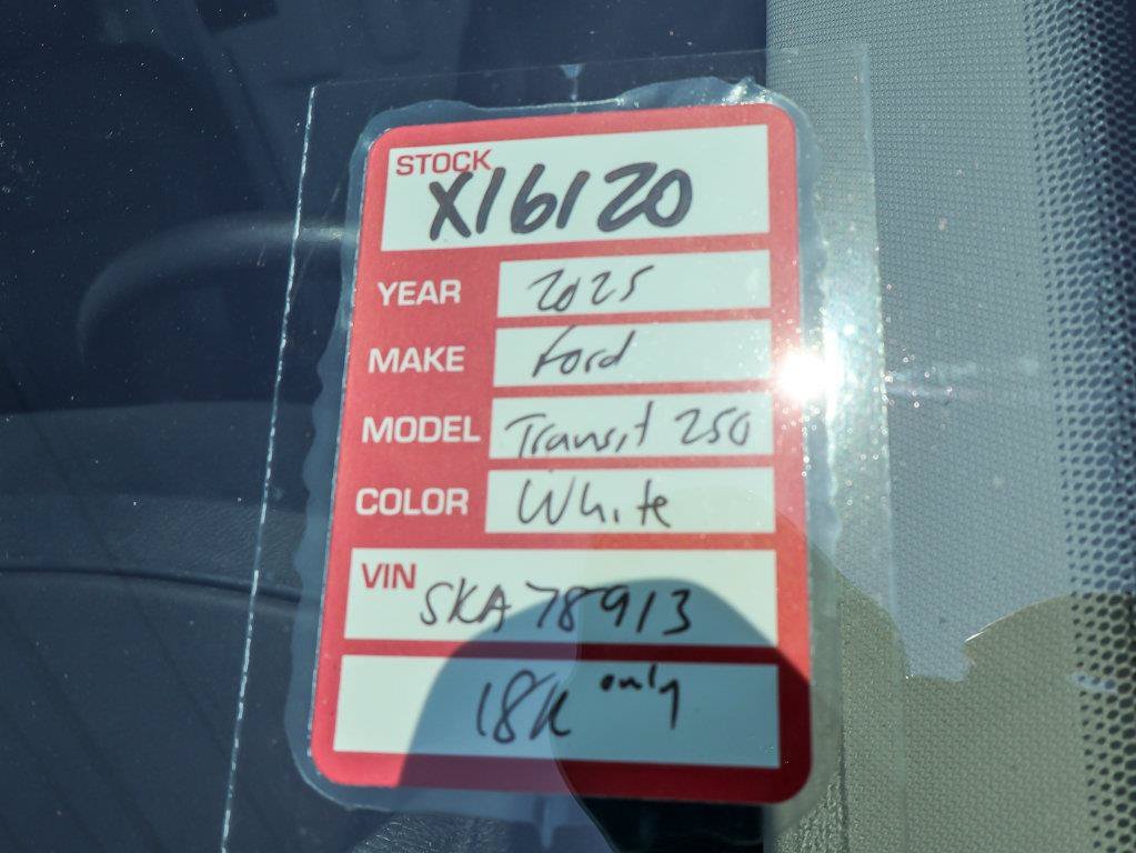 Used 2025 Oxford White Ford Base image 33