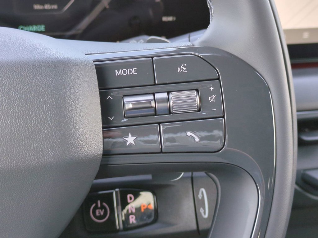 New 2026 Ivory Silver Kia Land AWD image 30