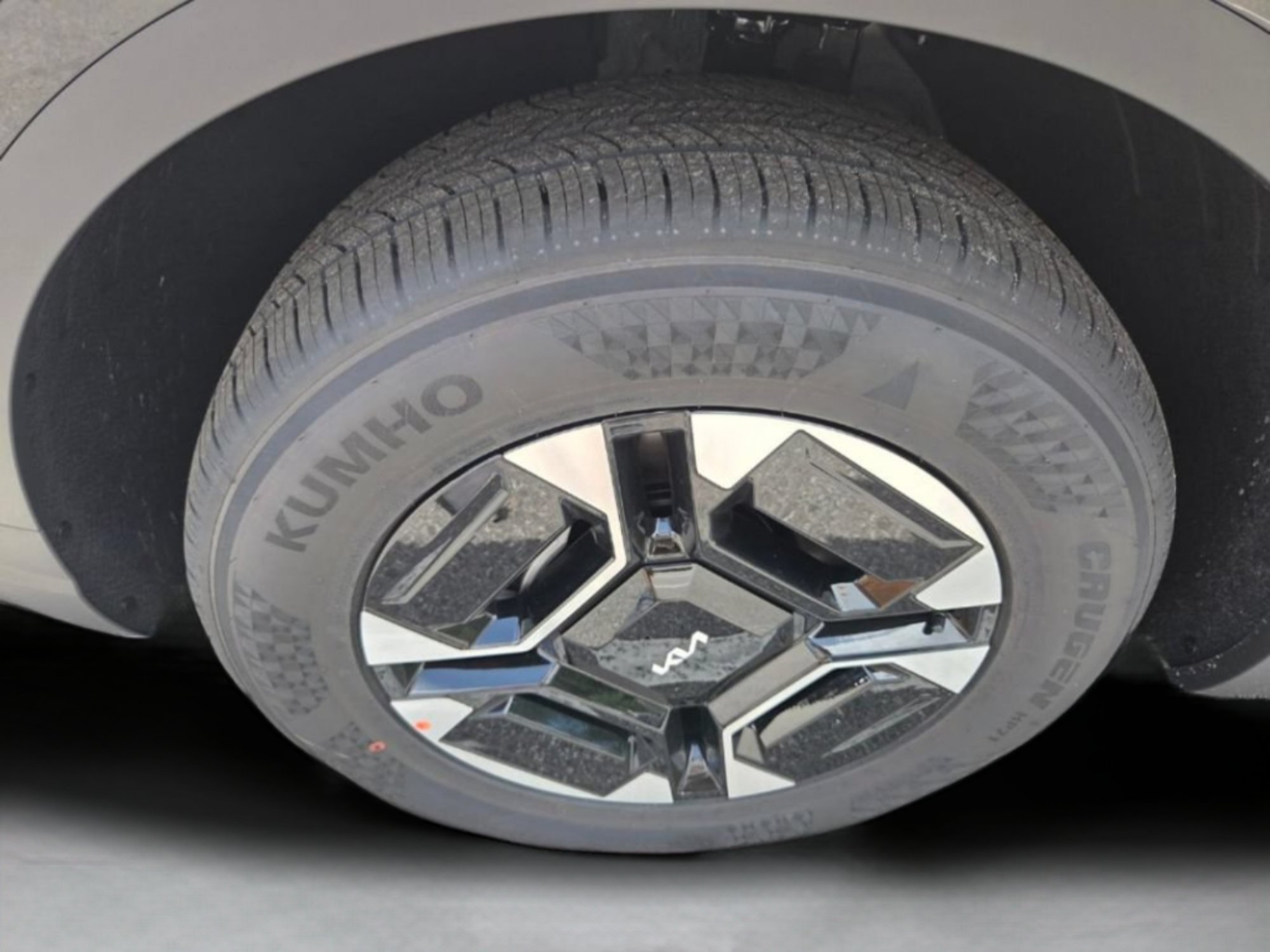 New 2027 Ivory Silver Kia EX image 29