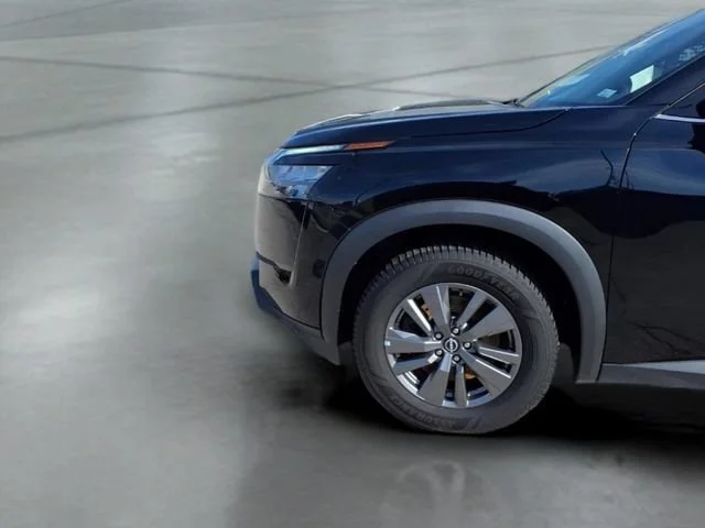 Used 2024  Nissan SV image 21