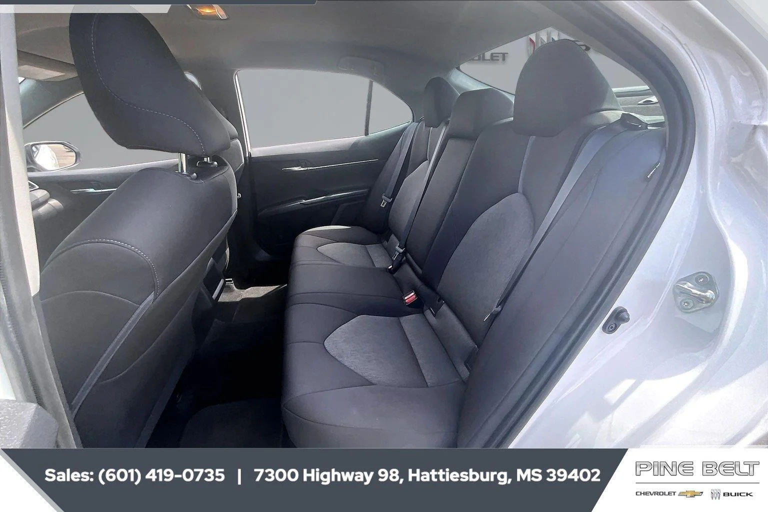 Used 2022 Super White Toyota LE image 19