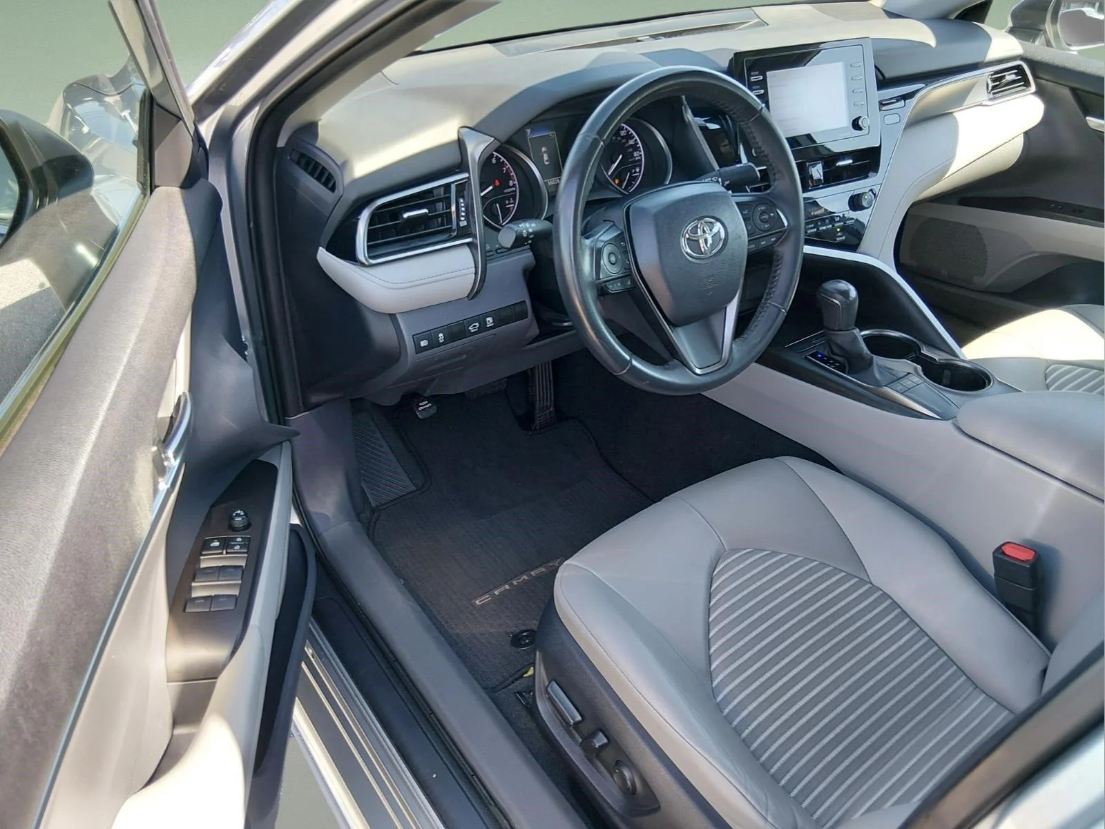 Used 2024 Celestial Silver Metallic Toyota SE image 15