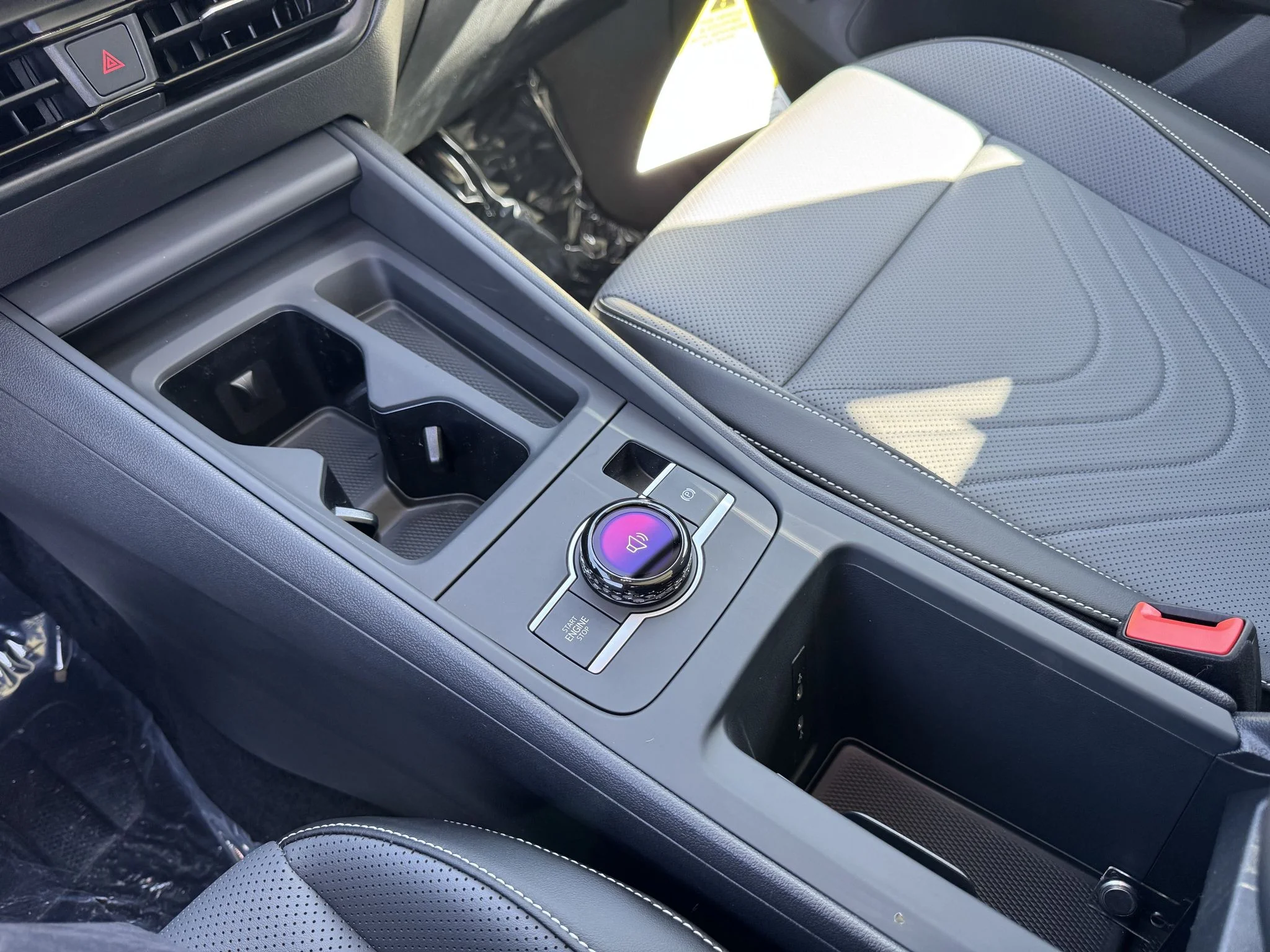 New 2026 Deep Black Pearl Volkswagen SE image 23