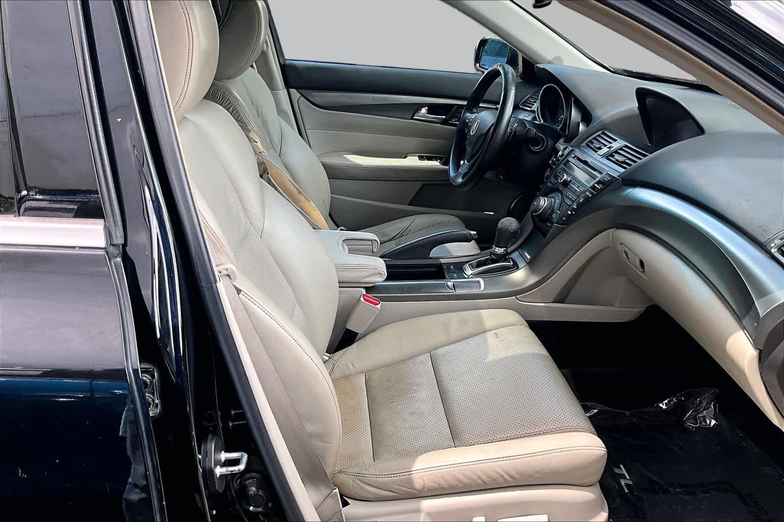 Used 2013 Crystal Black Pearl Acura Tech image 7