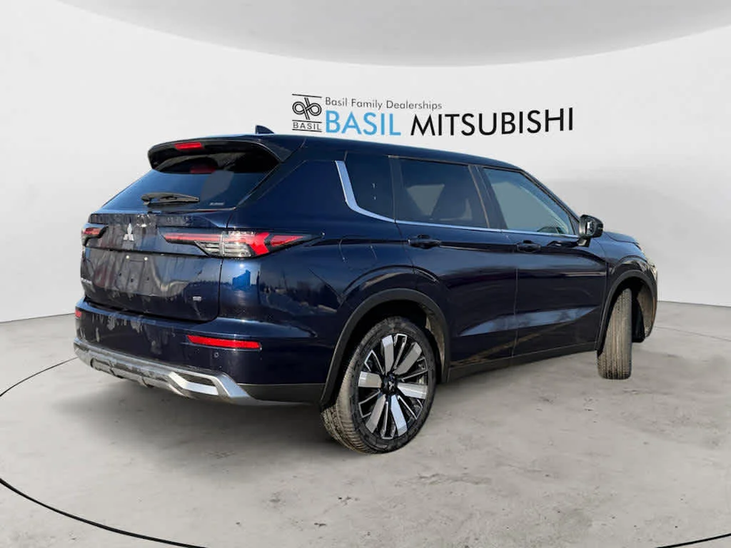 New 2026 Cosmic Blue Metallic Mitsubishi SE image 3