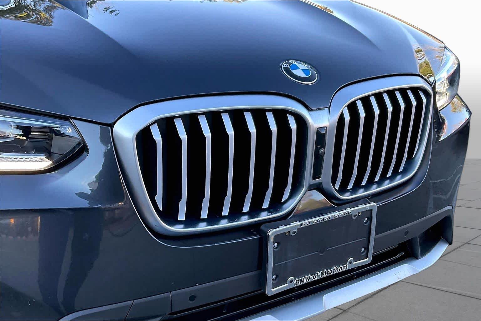 Used 2024 Dark Graphite Metallic BMW xDrive30i image 29