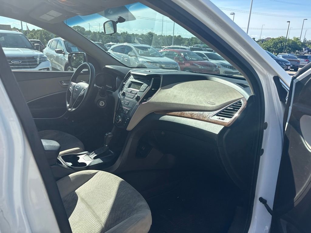 Used 2016 White Hyundai 2.4 Base image 20