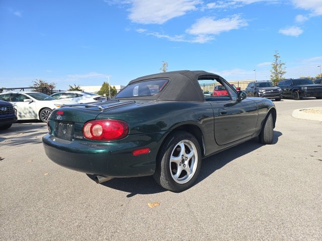 Used 2001 Green Mazda Base image 3