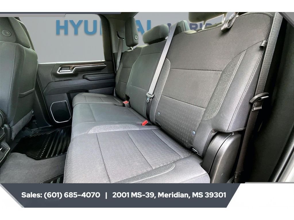 Used 2025 STERLING GRAY METALLIC Chevrolet LT image 19