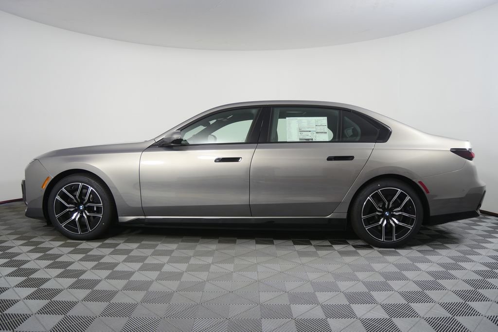 New 2026 Oxide Grey Metallic BMW xDrive60 image 7
