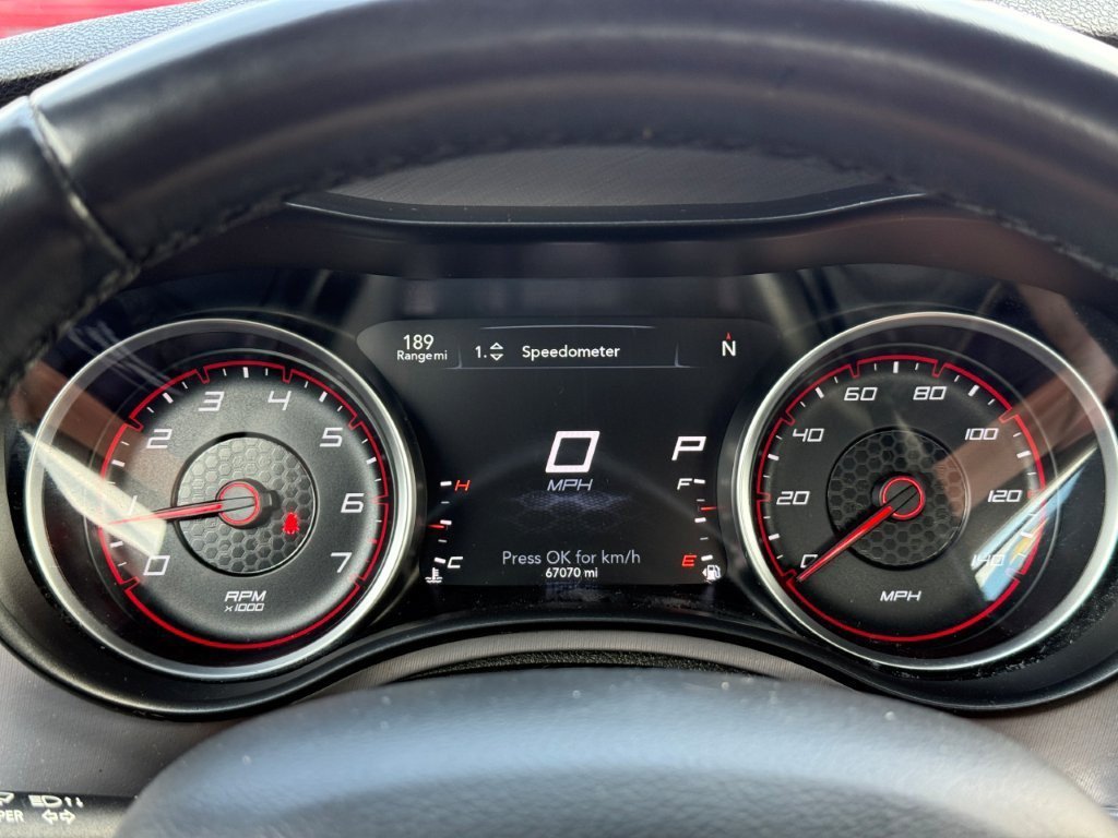 Used 2023 Red Dodge SXT AWD image 29