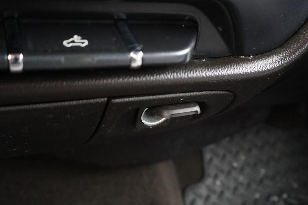 Used 2018 BLACK Chevrolet Custom image 27