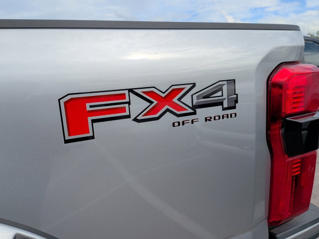 Used 2023 Iconic Silver Metallic Ford Lariat image 11
