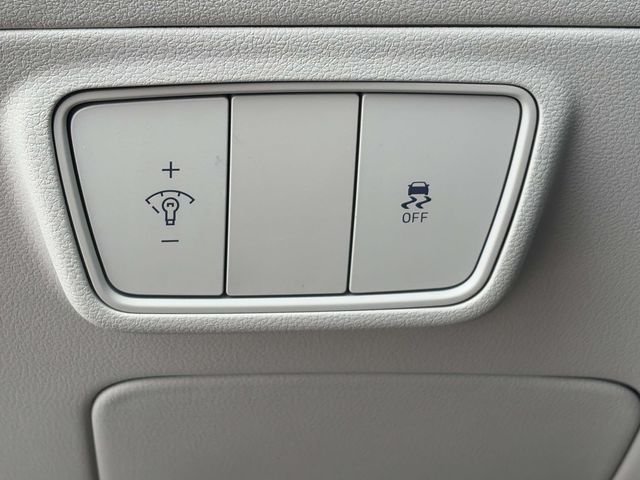 Used 2022 Gray Hyundai SEL image 19