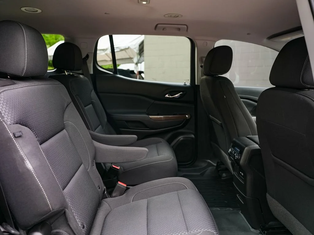 Used 2022 White GMC SLE image 49