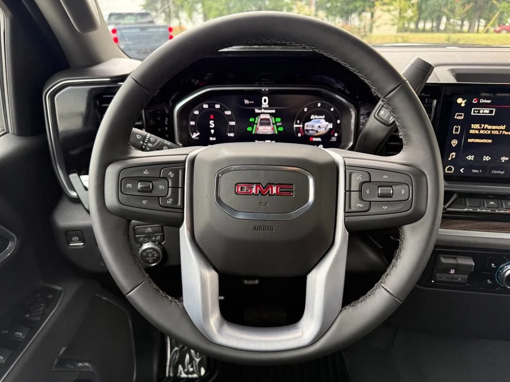 Used 2026 Onyx Black GMC Elevation image 17