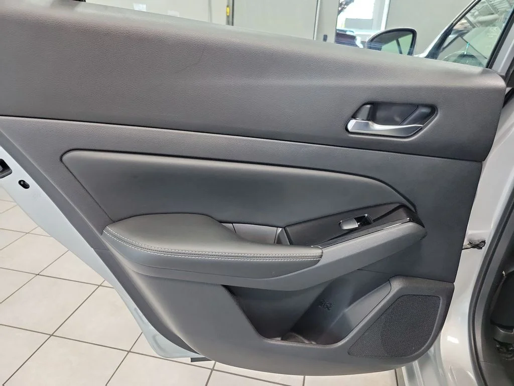 Used 2020 Silver Nissan 2.5 SL image 24