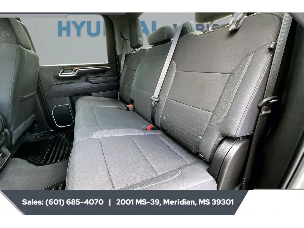 Used 2025 STERLING GRAY METALLIC Chevrolet LT image 19
