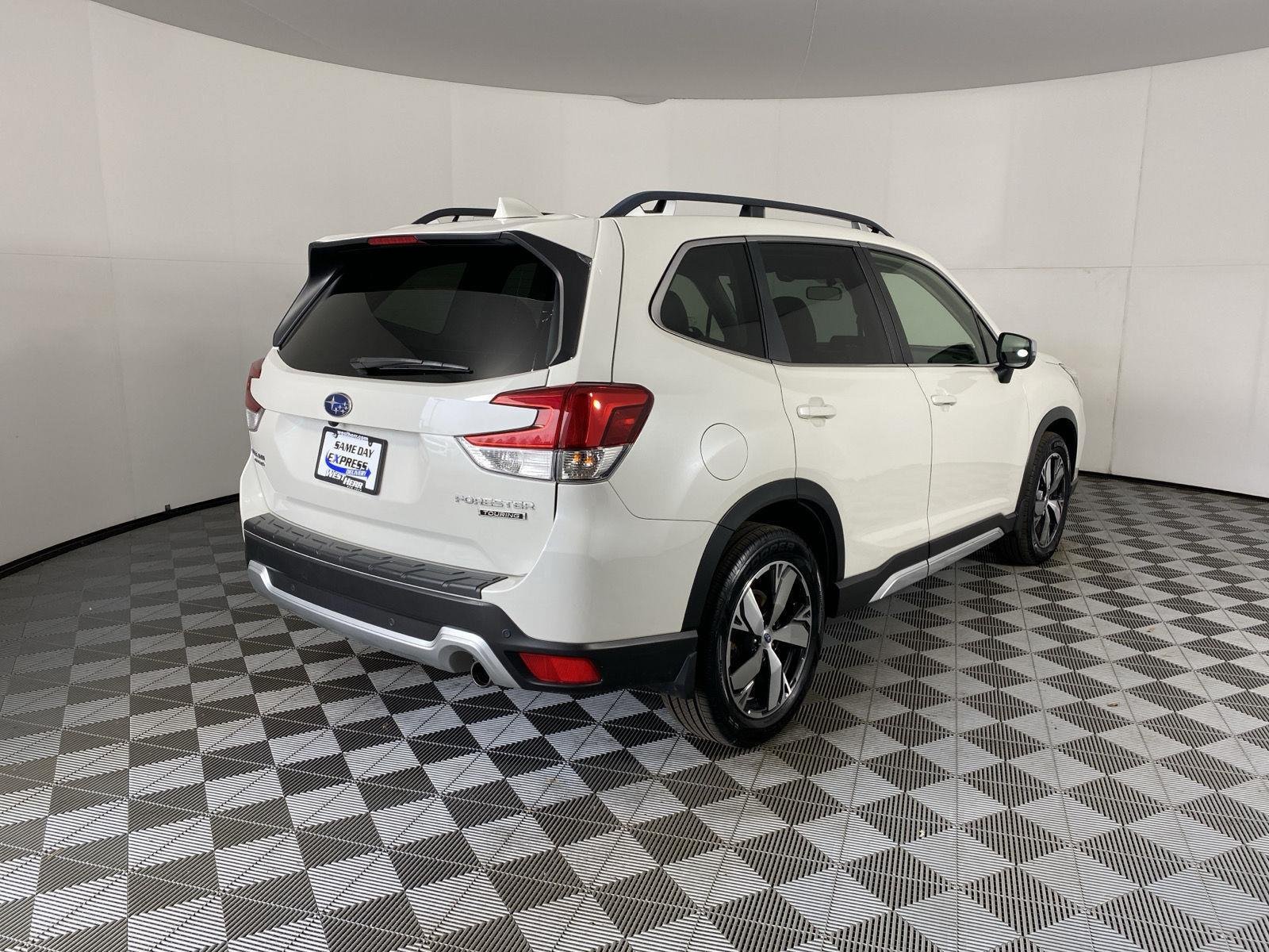 Used 2020 Crystal White Pearl Subaru Touring image 9