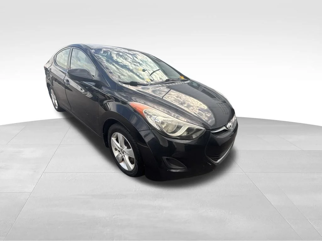 Used 2013 Black Hyundai GLS image 9