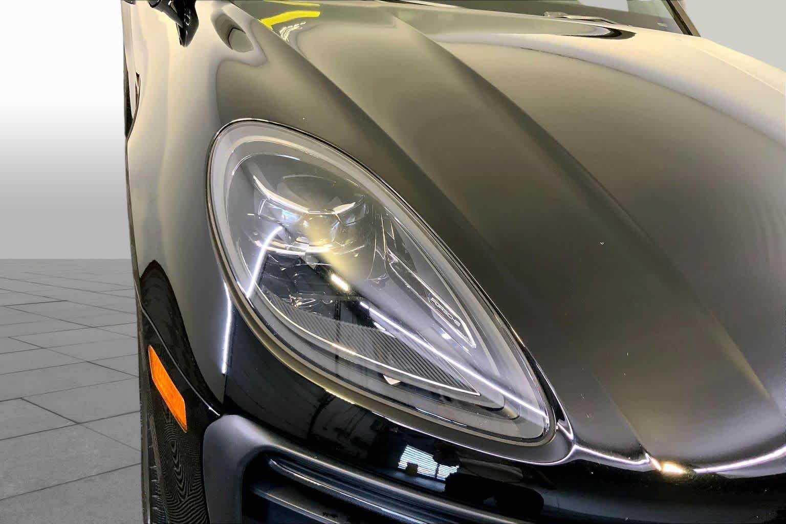 Used 2023 Black Porsche T image 27