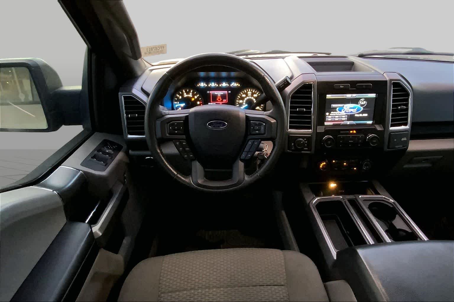 Used 2015 Magnetic Metallic Ford XLT image 5