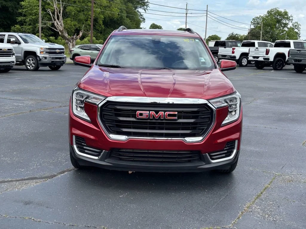 Used 2024 Volcanic Red Tintcoat GMC SLE image 6
