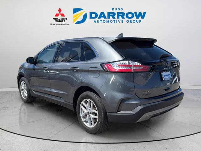 Used 2024 Gray Ford SEL image 3