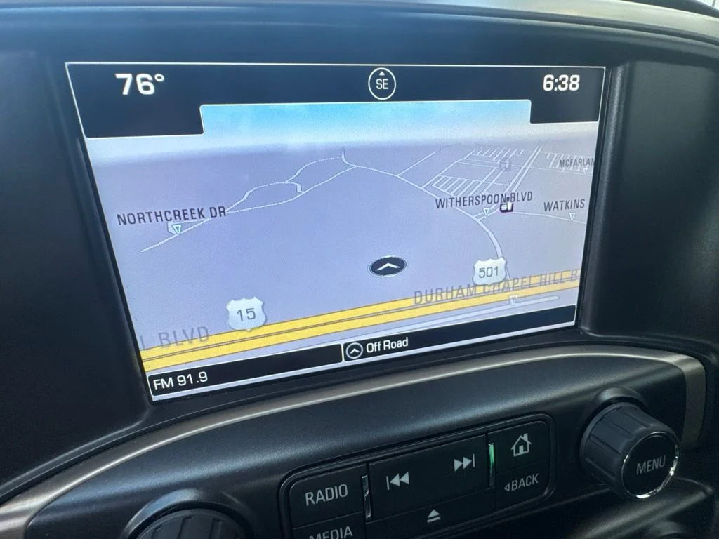 Used 2016 Silver GMC Denali image 17