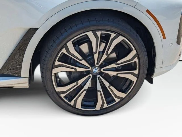 Used 2023 White BMW xDrive40i image 10