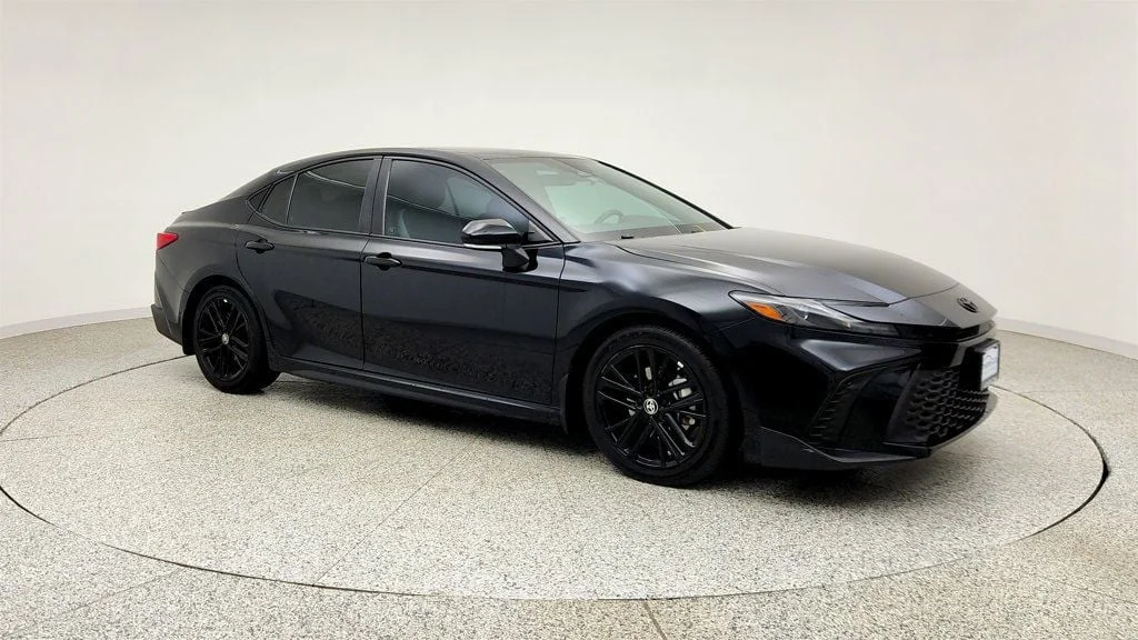 Used 2025 Midnight Black Metallic Toyota SE w/ Moonroof & Multimedia Upgrade Pkg image 3