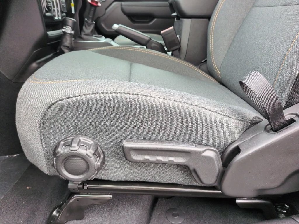 New 2027 Granite Crystal Metallic Clear-Coat Paint Jeep Sport image 19