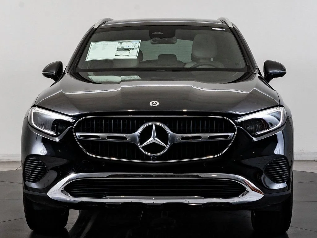 Used 2026 Black Mercedes-Benz GLC 300 image 2