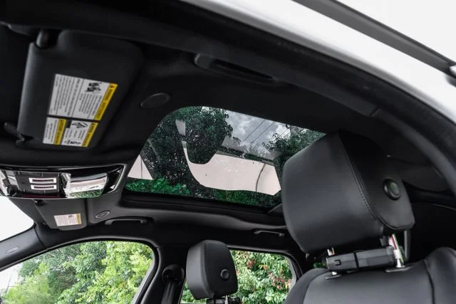 New 2026  Land Rover S image 5