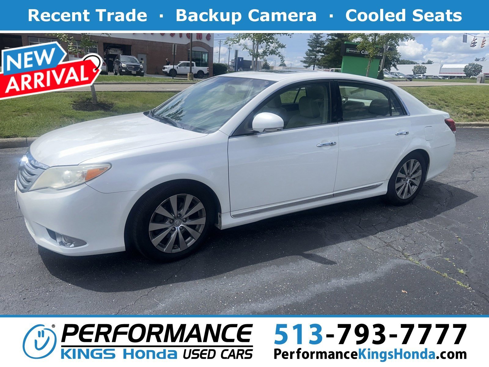 2011 Toyota Avalon Limited's photo