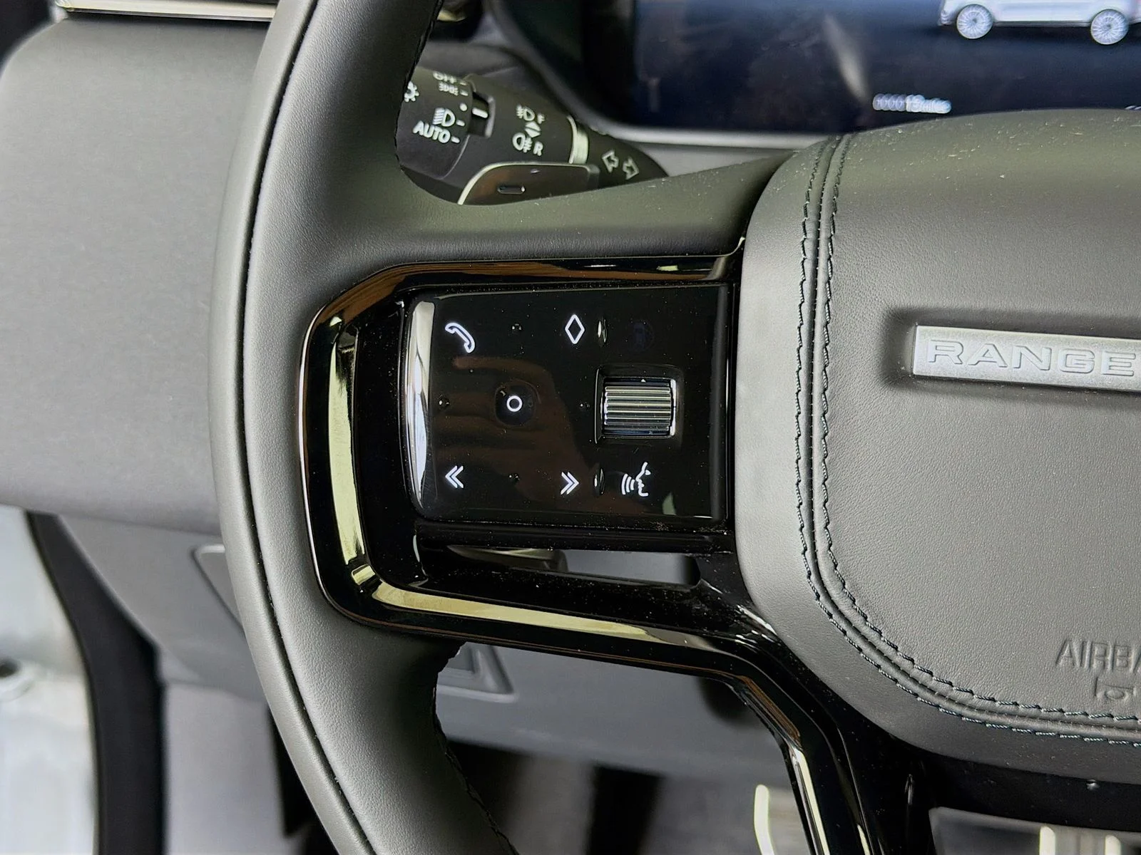 New 2026 Fuji White Land Rover Belgravia Edition image 12