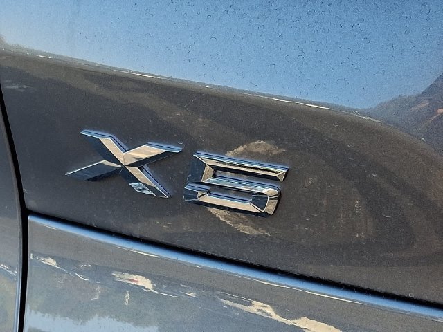 New 2026 Skyscraper Grey Metallic BMW xDrive50e image 21