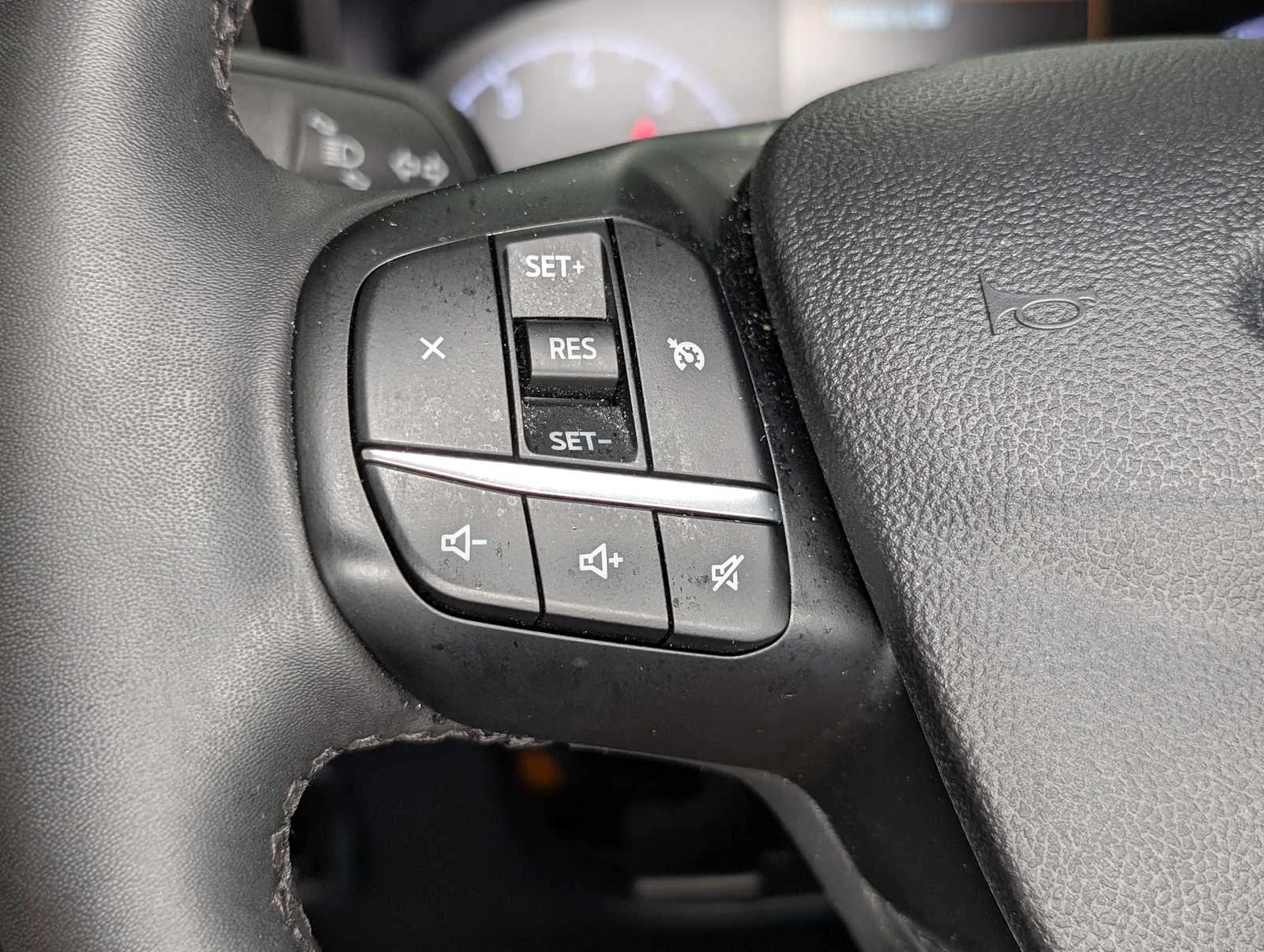 Used 2023 Oxford White Ford XLT image 36