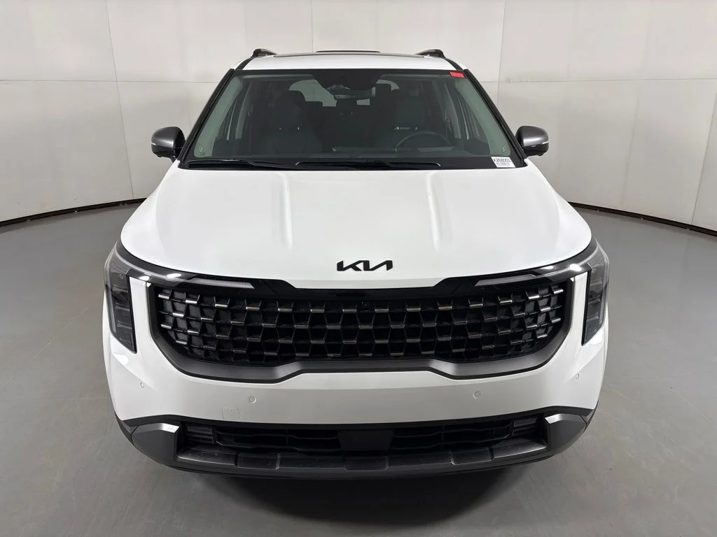 New 2026 Snow White Pearl Kia SX Prestige image 3