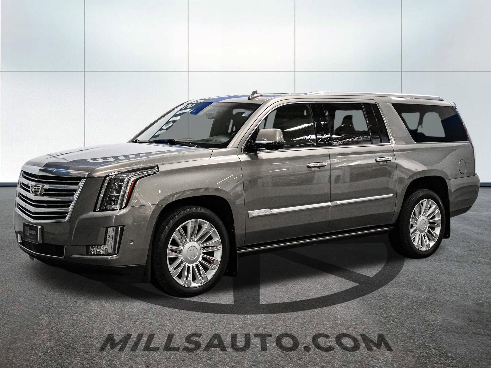 Used 2019 Cadillac Escalade ESV Platinum with VIN 1GYS4KKJ6KR353852 for sale in Baxter, Minnesota